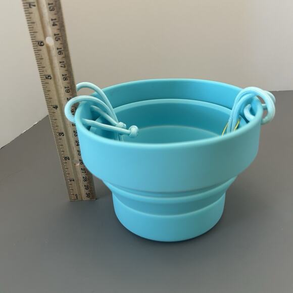 Silicone Beach and Sand Toys Collapsible Beach Bucket and Toys For Kids w/Bag - Picture 8 of 8